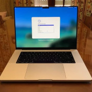 MacBook Pro 16" M1 Max 32GB RAM 2TB SSD 2022 · Zamora · 1699 €
