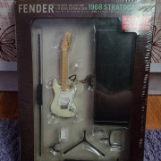 Maquetas mini réplicas de la guitarra de Hendrix y Eric Clapton · Pontevedra · 50 €