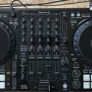 Controladora Pioneer DDJ 1000 y extras · Murcia · 1150 €