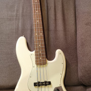 Fender Standard Jazz Bass · Madrid · 500 €