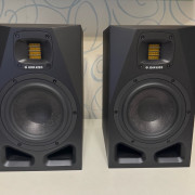 Monitores Adam Audio A 7V