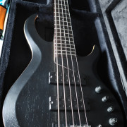 Bajo Sire Marcus Miller M2 5 TBK 2nd Gen + estuche · León · 390 €