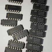 18x HCF4013BE CD4013 Flip-Flop ICs · Barcelona · 1 €
