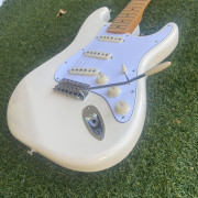 Fender Strato FSR 60’ pala invertida Cambio por acústica