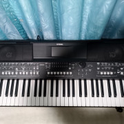 Yamaha Psr- Sx600 · Murcia · 490 €