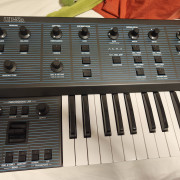 Behringer UBX A teclado sintetizador · Madrid · 650 €