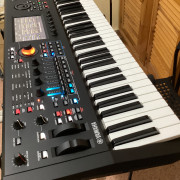 Teclado sintetizador Yamaha MODX M6 · Murcia · 1100 €