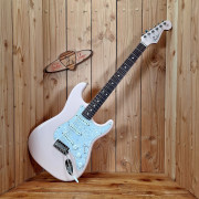 Fender Limited Edition American Professional II MHC Stratocaster Shell Pink (2024) · Cádiz · 1450 €