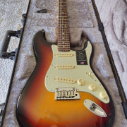 Fender AM Ultra Stratocaster RW UB · Zaragoza · 1750 €