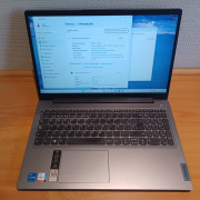 Ordenador portátil Lenovo IdeaPad 3 15itl6 i5 8GB 256GB · Madrid · 250 €