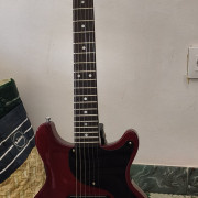 RESERVADA - Vintage V130 Cherry (LesPaul Junior 1958 DC) con P90 BARENUCKLE · Sevilla · 400 €