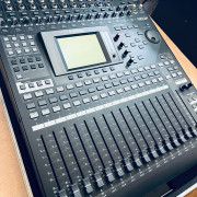 Pack Yamaha 01V96i + Previo AD8-HR + Tarjeta MY8-AE96 + Flight Case (¡Impecable!) · Bizkaia · 990 €