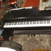 Piano digital 88 contrapesadas ROLAND HP 1800e · Zaragoza · 950 €