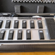 Behringer FCB1010 Controlador de Pedal MID... NUEVA, sin estrenar. · Asturias · 75 €