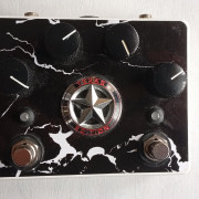 Pedal doble CC Effects, clones Cesar Díaz (SRV): Square Fuzz/Texas Ranger