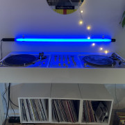 Mueble DJ artesanal para platos y mesa de mezclas · Madrid · 179 €