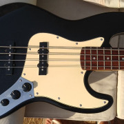 Squier Jazz Bass Korea Cuerpo Aliso · Valencia · 400 €