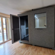 Vendo DEMVOX DV416 – Cabina insonorizada profesional – Barcelona · Barcelona · 6500 €