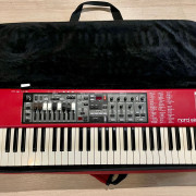Nord Electro 4D 61 con funda · Barcelona · 940 €