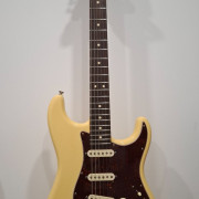 Fender Stratocaster 60th anniversary · Barcelona · 1300 €