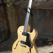 Gibson es 135 Natural (descatalogada) · Valencia · 2400 €