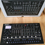 Roland SH-4D sh4D