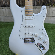 Vendo/cambio Fender stratocaster player Polar White · Madrid · 600 €
