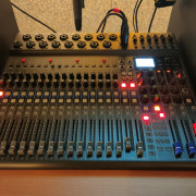 Zoom L20 Livetrack con Bluetooth y adaptador para rack 19" · Valencia · 595 €