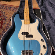 Fender Precision Bass Standard MIM + Hardcase · Madrid · 850 €