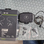 In-Ear Mackie MP-220