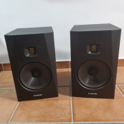 Monitores de estudio Adam Audio T8V