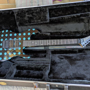 Kramer Nightswan blue dots + estuche rígido