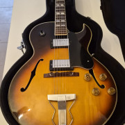 Guitarra Morris de Coleccion..Muy Pocas Unidades en el Mundo.Con Estuche