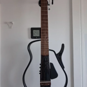 Silent Guitar Yamaha SLG110N - incluye funda · Madrid · 450 €