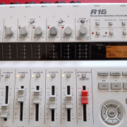 Multipistas 16 pistas Zoom R16 · Ourense · 165 €