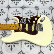 Fender American Professional II Stratocaster Olympic White diapasón de arce · Cádiz · 780 €
