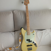 Fender Mustang Bass Player · Madrid · 650 €