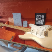 Fender stratocaster custom relic cunetto Mary kay '96 · Barcelona · 5000 €
