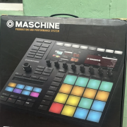 Controlador Maschine MK3 Native Instruments · Barcelona · 240 €