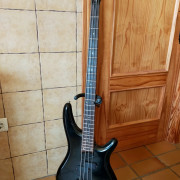 Ibanez SR800 Japan / 1994 / Fujigen / Japón · León · 500 €