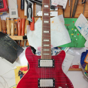 Harley Benton XT-22 Deluxe Red Cherry · Lleida · 250 €