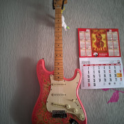 Fender Pink pasley japonesa · Burgos