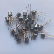 22 transistores NPN de silicio de bajo ruido BCY56 · Barcelona · 15 €
