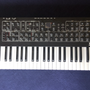 Sequential Prophet Rev2 16 voces + Flight Case | Como nuevo · Barcelona · 2300 €