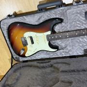 Vendo o cambio Fender stratocaster am ultra · Toledo · 1700 €