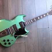 VINTAGE "Limited Green Sparkle VS6 Reissued Vibrola Tailpiece", 3, 68 KG