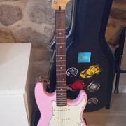 Stratocaster partcaster Montada por piezas Mástil SQUIER,clavijero con bloqueo GOTOH,pastillas FENDER NOISELESS · Pontevedra · 350 €