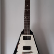 Gibson Flying V Negra 2011 · Madrid · 1550 €