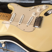Fender Stratocaster American Special Olympic White (Buttercream) NOS / 2002 · Sevilla · 1500 €