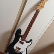 Squier stratocaster made in japan con Phat Cat · Burgos · 485 €